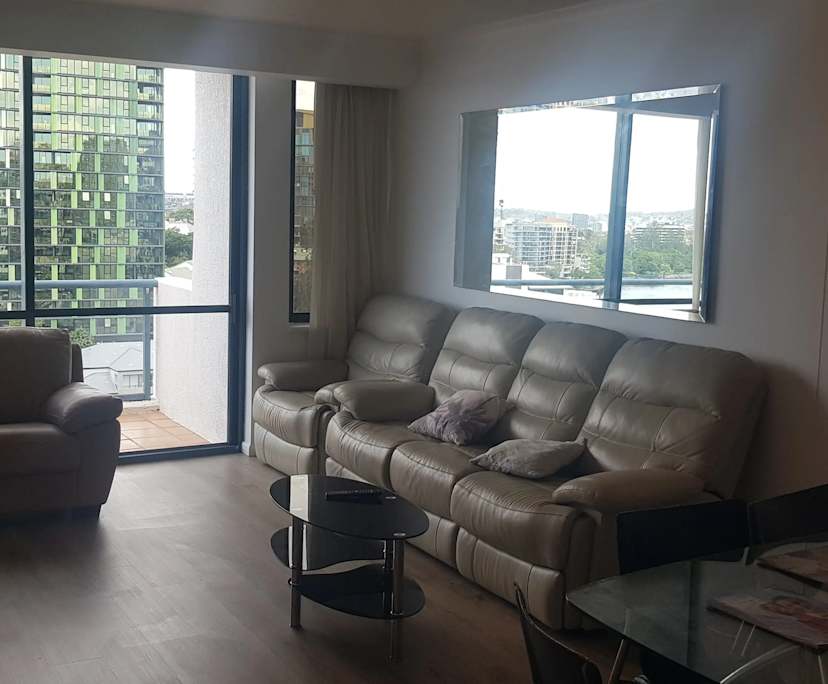 $385, Flatshare, 2 bathrooms, Kangaroo Point QLD 4169