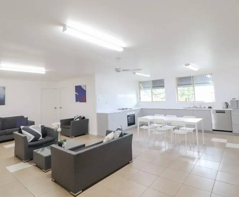 $290, Share-house, 6 bathrooms, Taringa QLD 4068