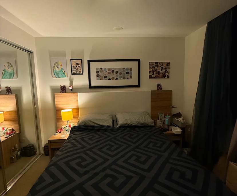 Furnished room with ensuite in a flatshare