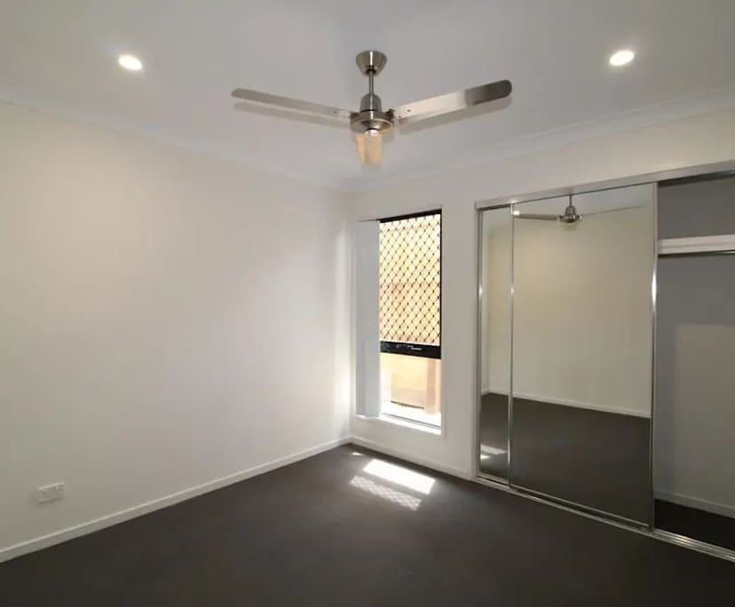 Unfurnished room in a share house