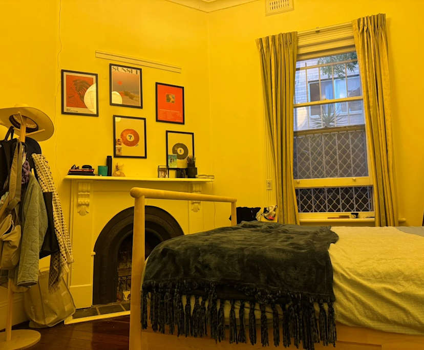 Room in a share house