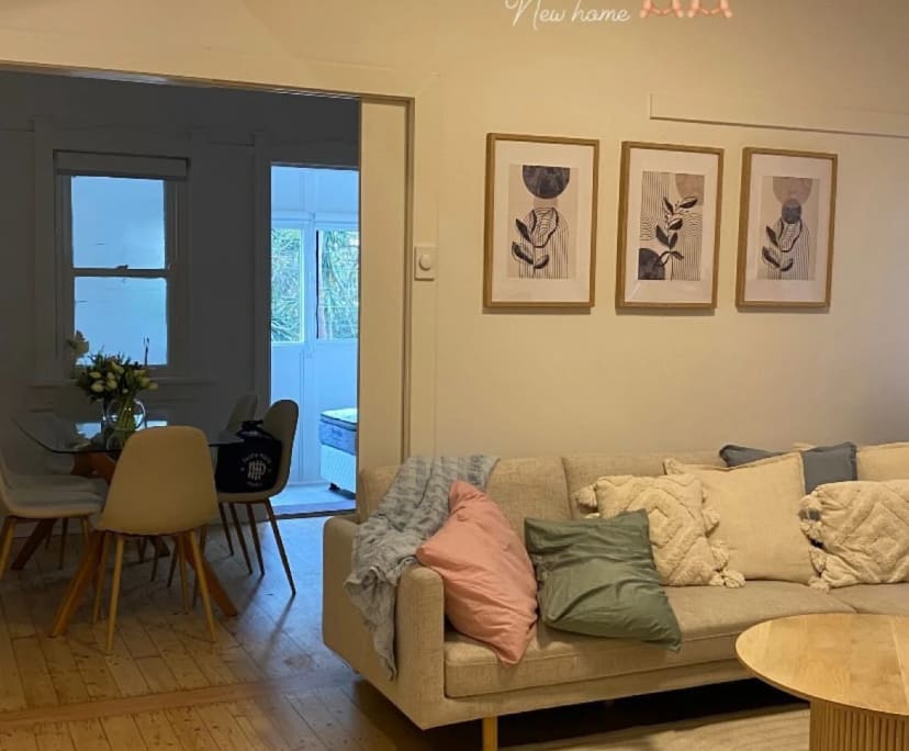 Furnished room in a flatshare