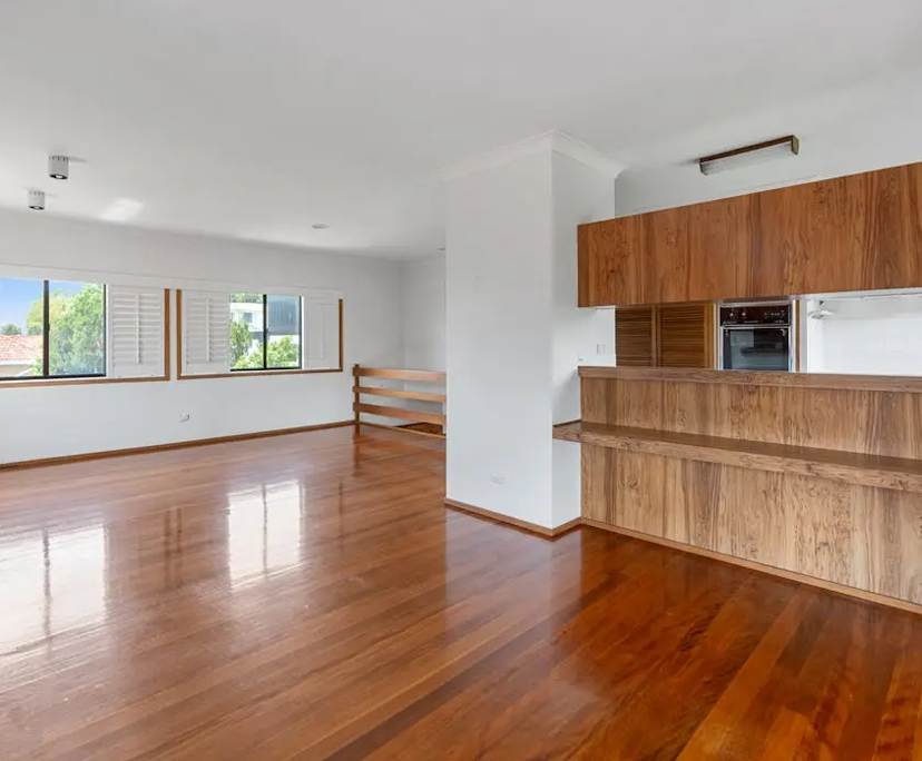 $350, Whole-property, 5 bathrooms, Southport QLD 4215