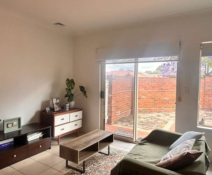 Room in a share house