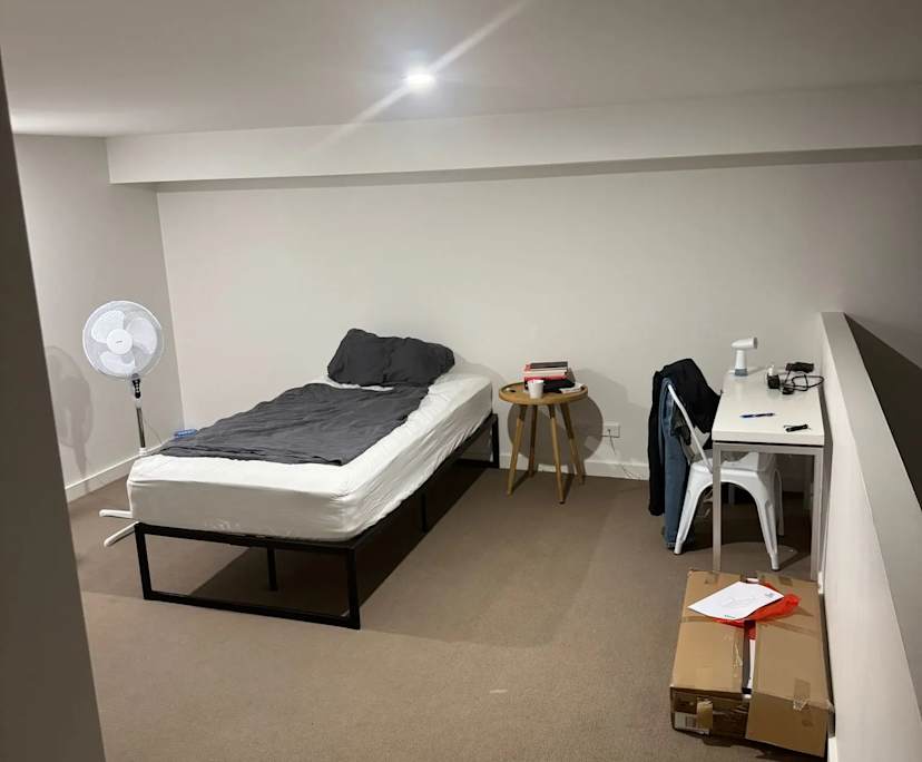 Furnished room in a flatshare