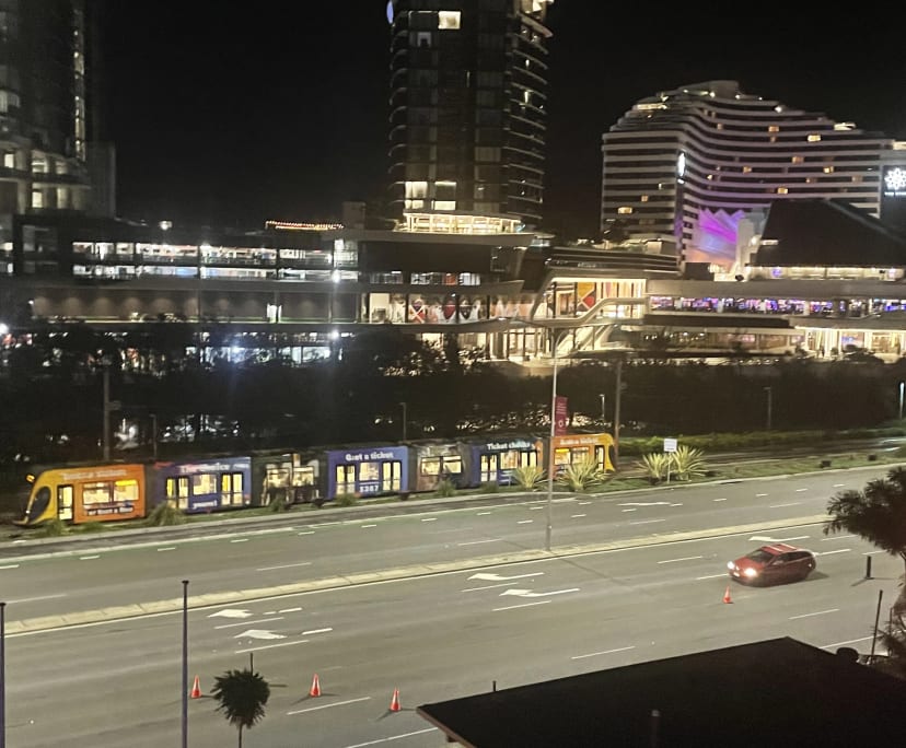 $600, 1-bed, 1 bathroom, Broadbeach QLD 4218