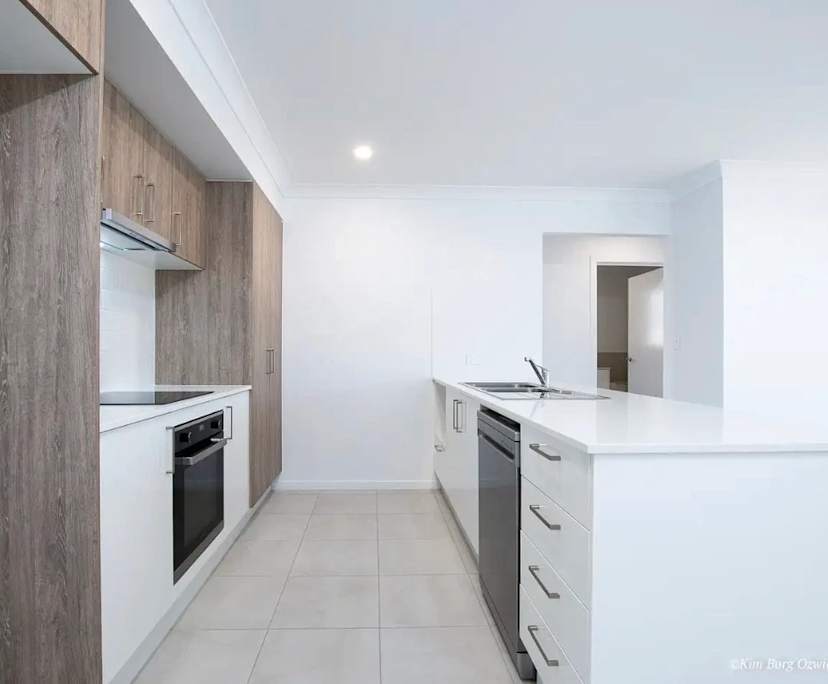 Unfurnished room with own bathroom