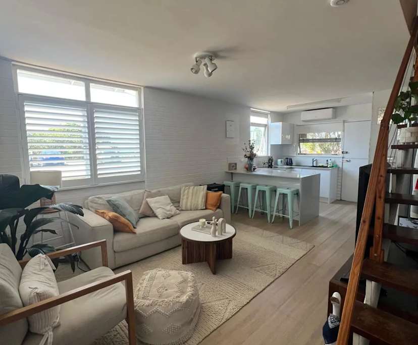 Whole property with 1 room for rent