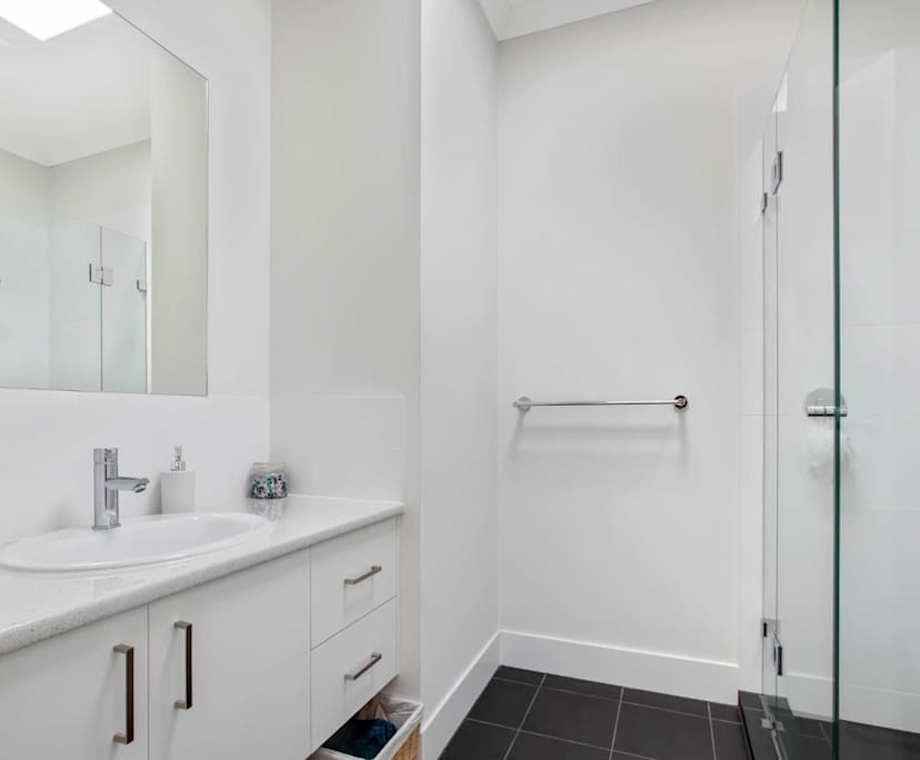 $700, Whole-property, 3 bathrooms, Kurralta Park SA 5037