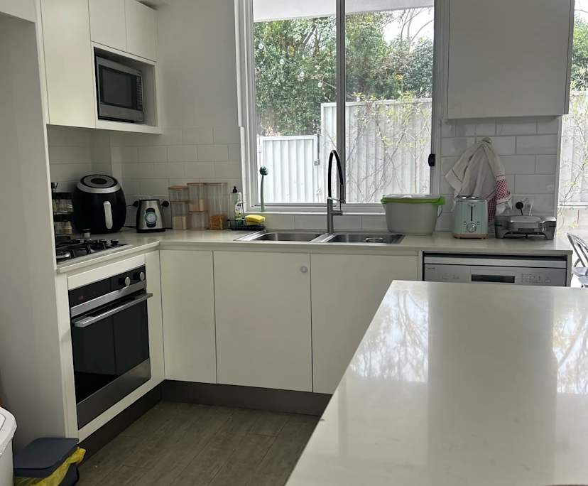 $800, 1-bed, 1 bathroom, Maroubra NSW 2035