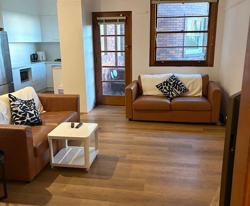 Furnished room in a flatshare