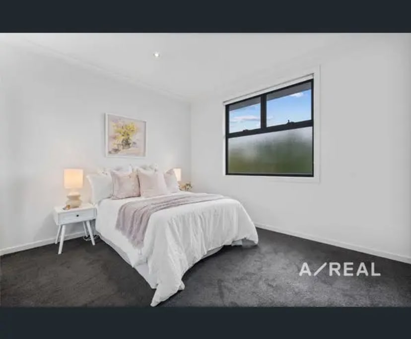 Unfurnished room with own bathroom
