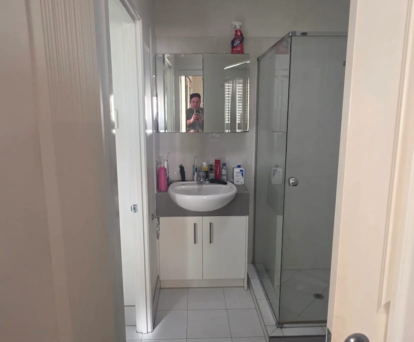 Unfurnished room in a share house