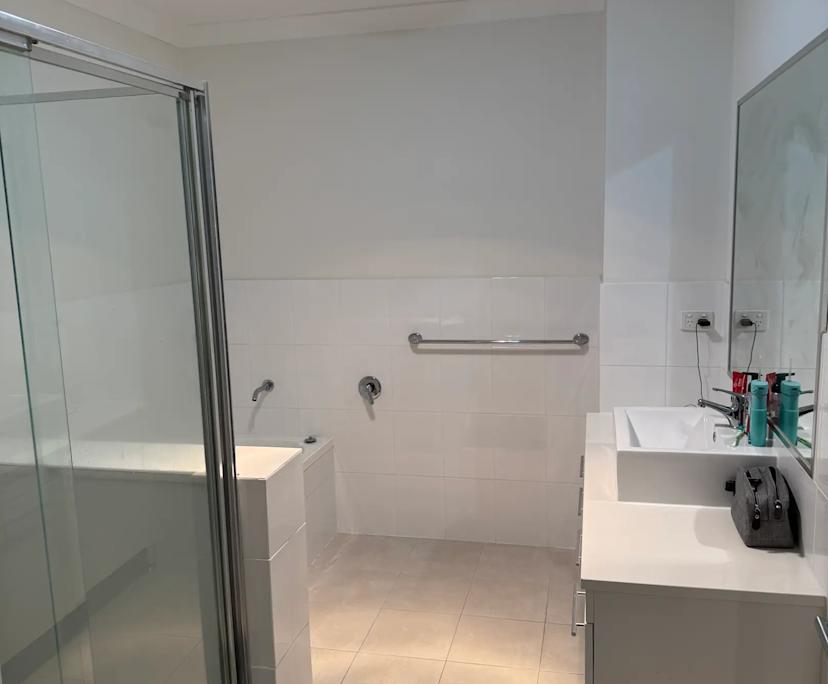 $400, Share-house, 3 bathrooms, Varsity Lakes QLD 4227