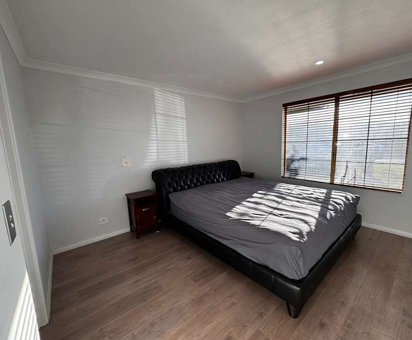 Room in a share house