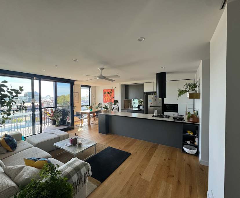Unfurnished room with ensuite in a flatshare