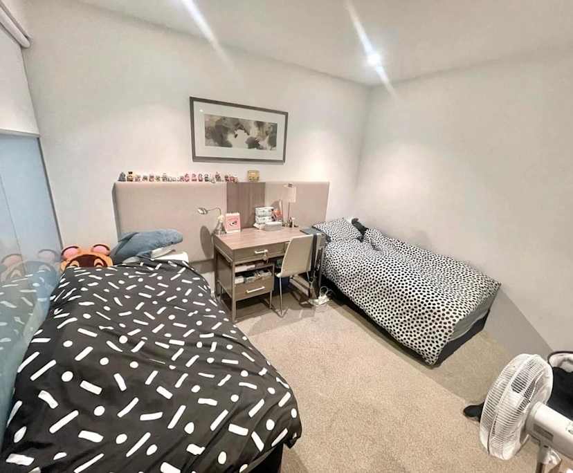 Furnished room in a flatshare