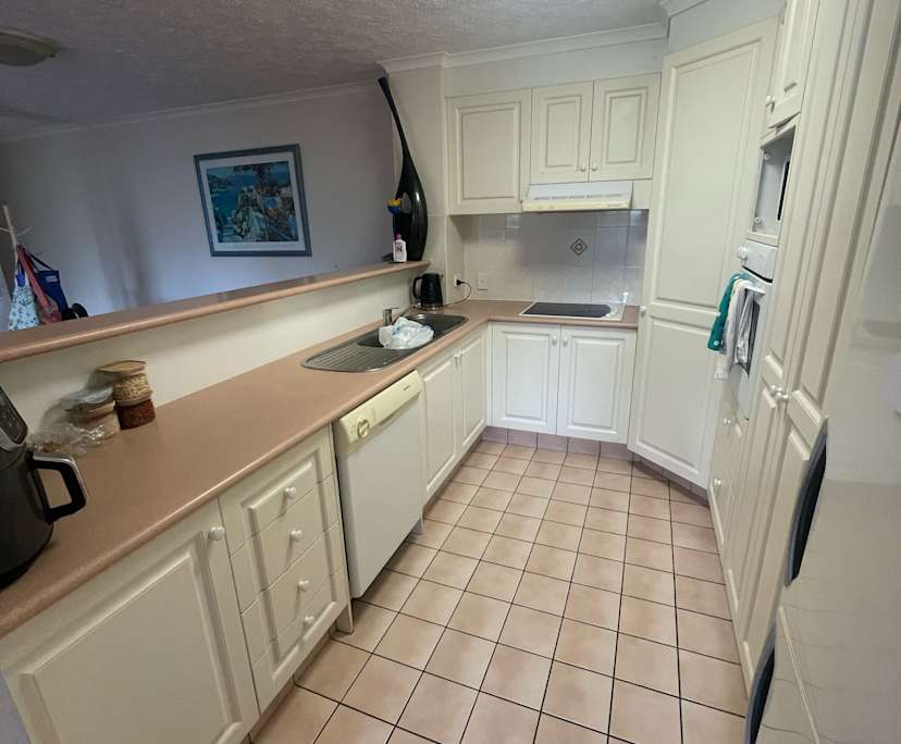 $350, Flatshare, 2 bathrooms, Miami QLD 4220