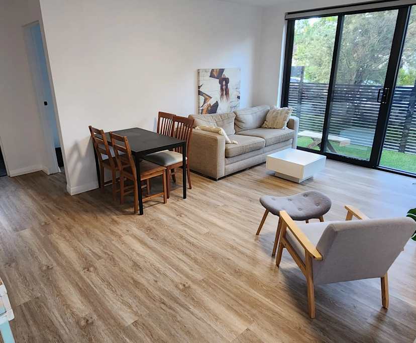 $800, Whole-property, 2 bathrooms, Caulfield South VIC 3162