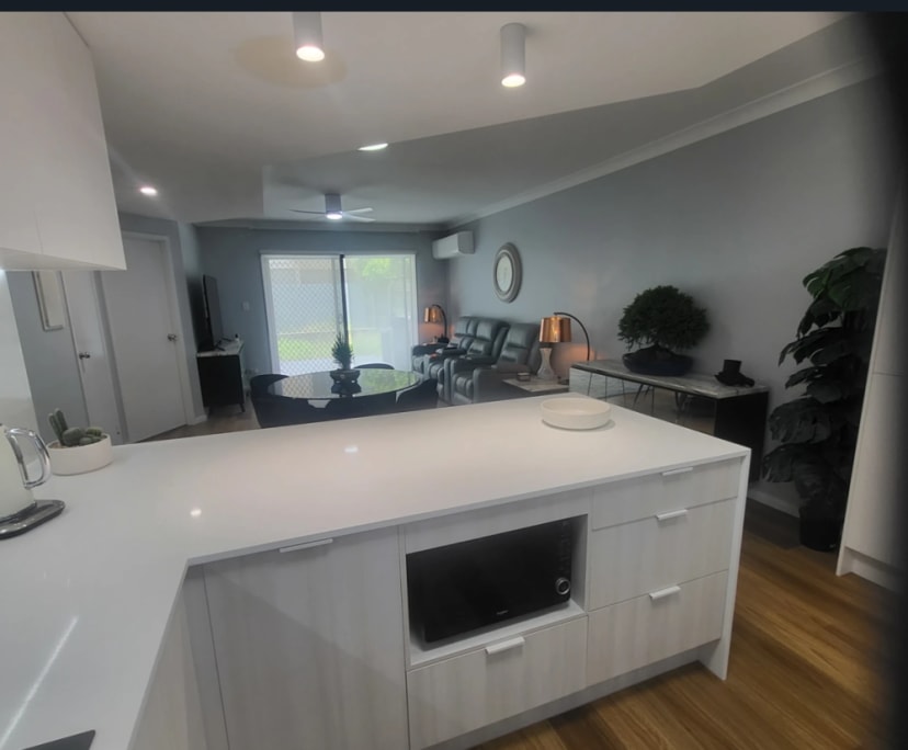 Furnished room with ensuite in a flatshare