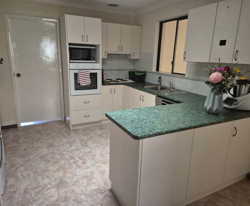 $300, Share-house, 3 bathrooms, Lesmurdie WA 6076