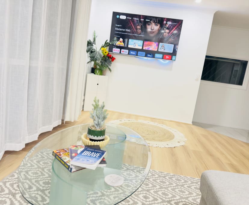 $380, Share-house, 5 bathrooms, Helensvale QLD 4212