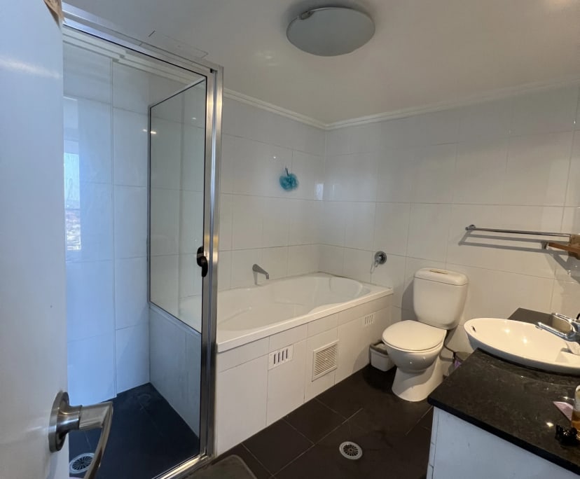 Furnished room with ensuite in a flatshare
