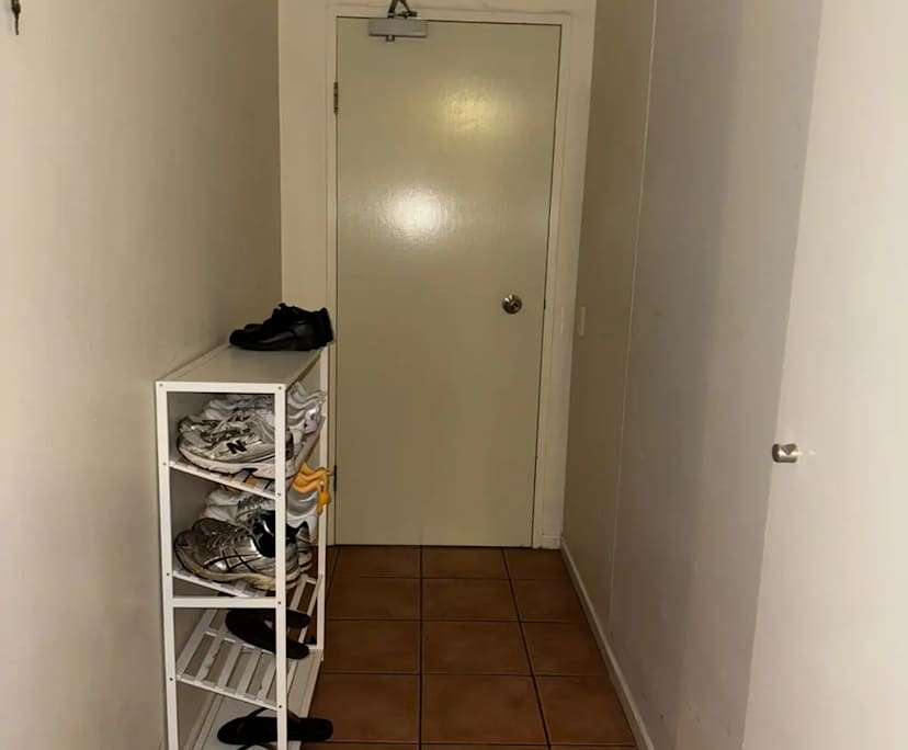Furnished room with ensuite in a flatshare