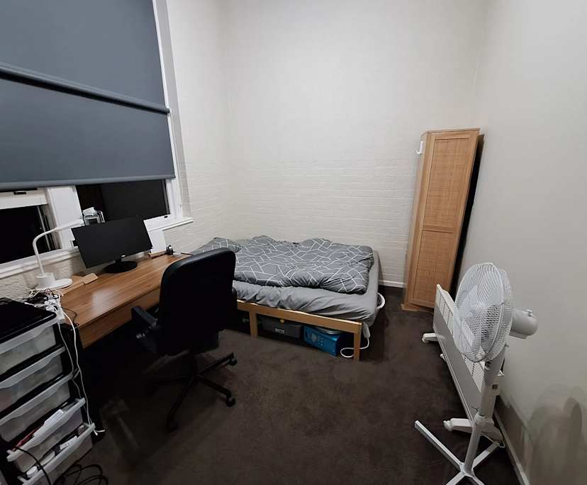 Room in a share house