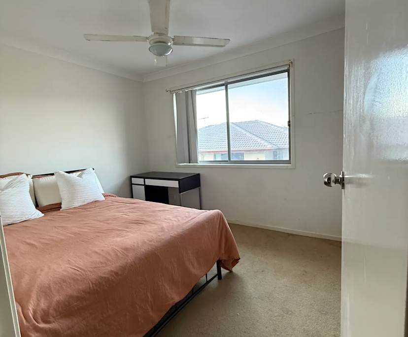 $240, Share-house, 3 bathrooms, Eight Mile Plains QLD 4113