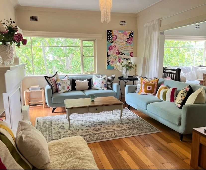 Furnished room in a flatshare