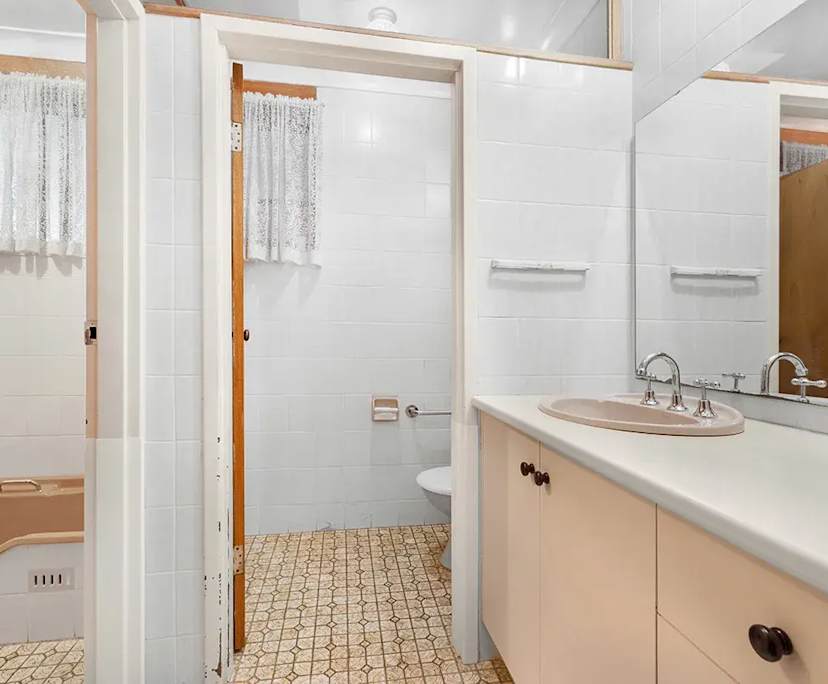 Room in a share house