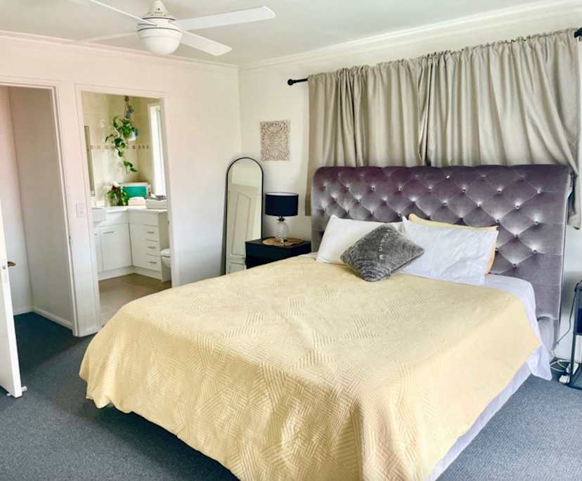 $800, Whole-property, 3 bathrooms, Bilambil Heights NSW 2486