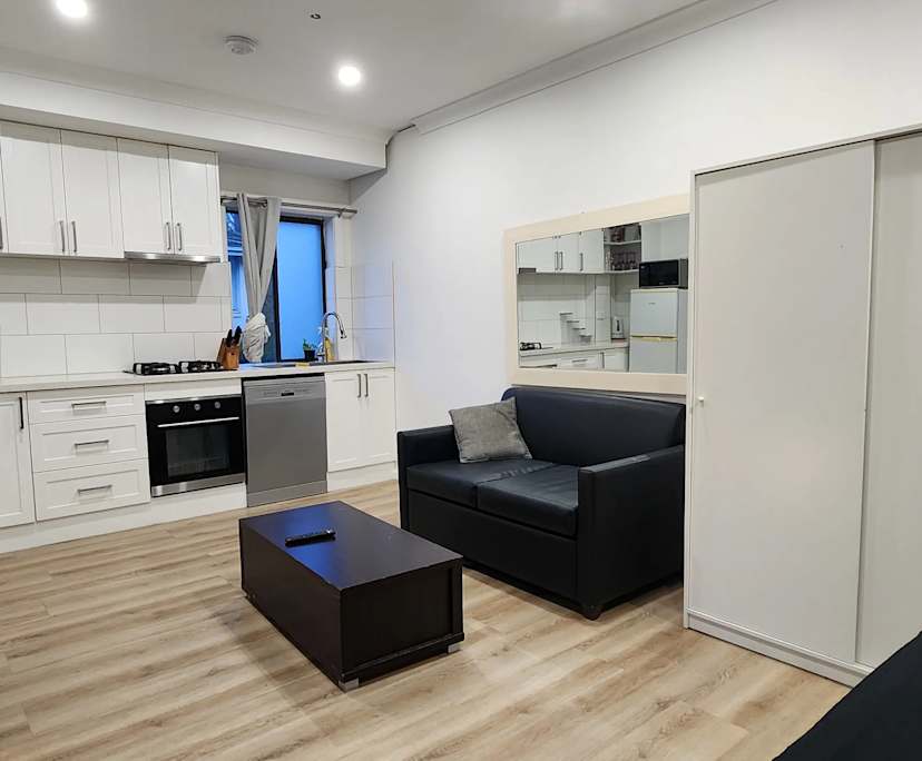 Whole property with 1 room for rent