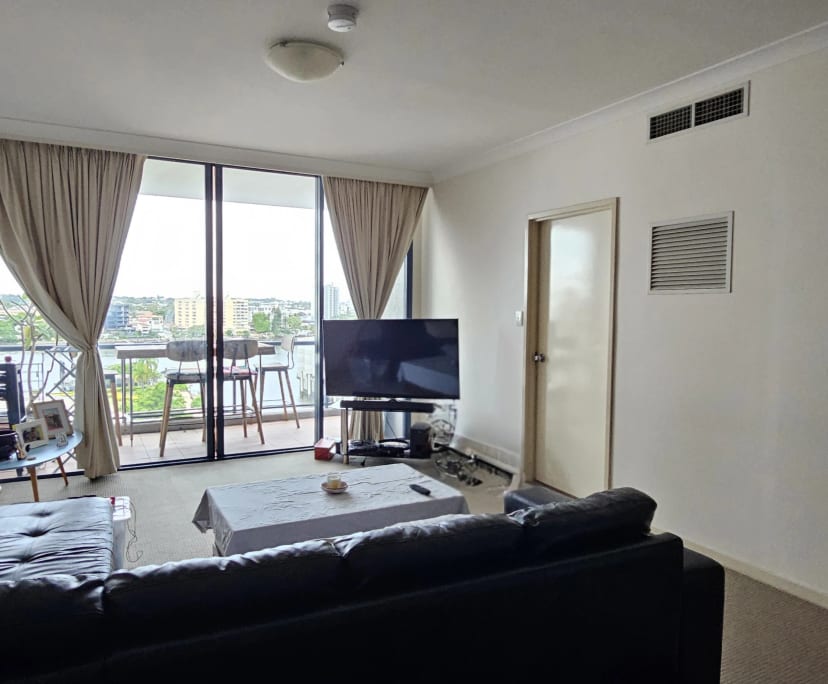 $360, Flatshare, 2 bathrooms, Kangaroo Point QLD 4169