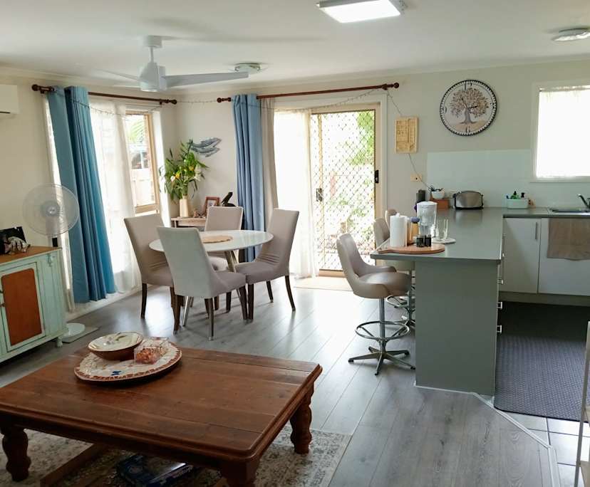 $230, Flatshare, 2 bathrooms, Urangan QLD 4655