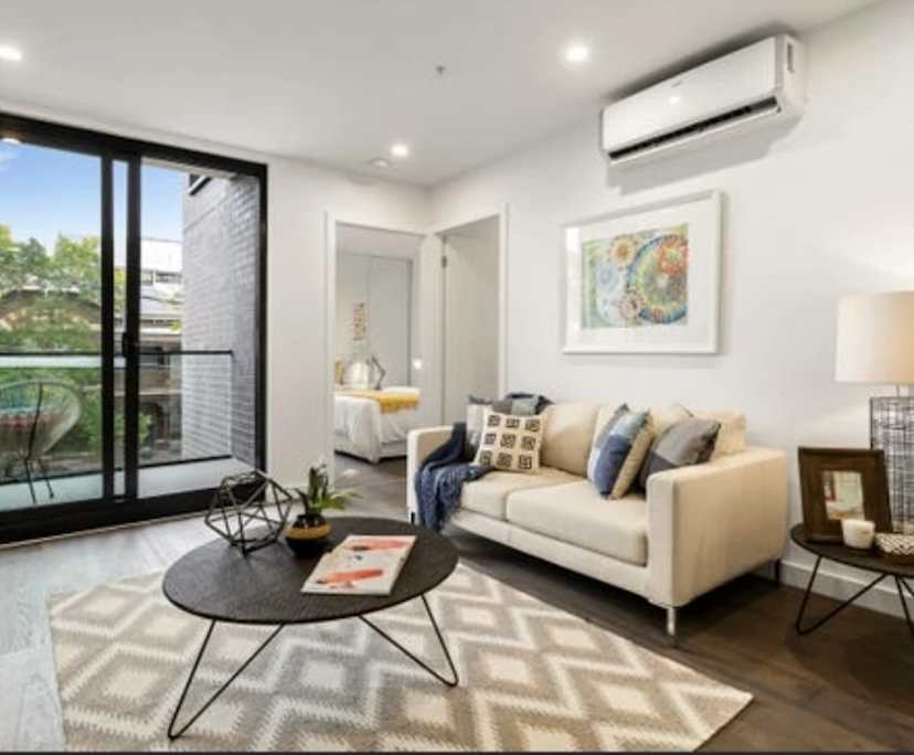 Furnished room in a flatshare