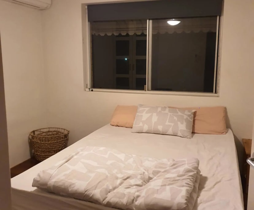 Furnished room in a flatshare