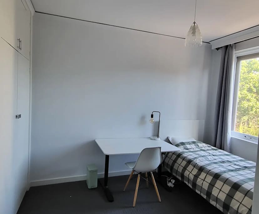 Furnished room in a flatshare