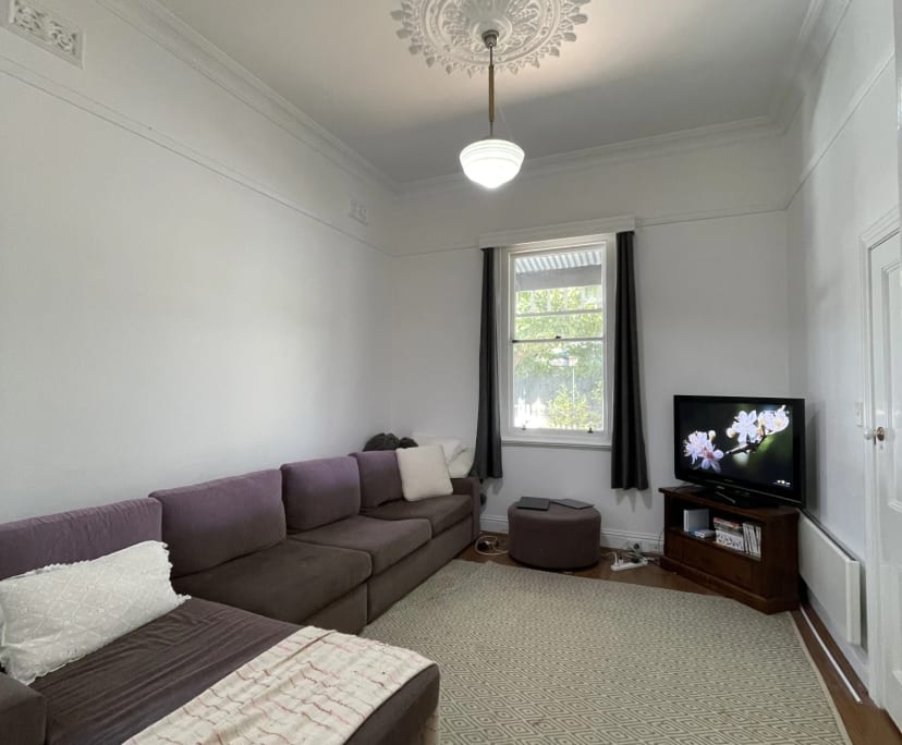 Room in a share house