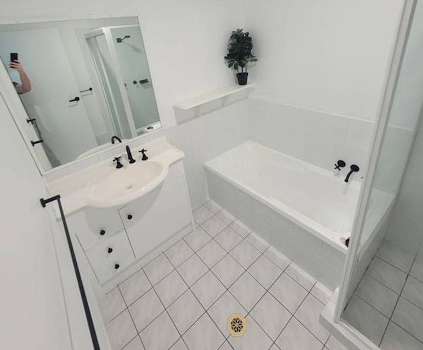 $250, Share-house, 4 bathrooms, Parkwood QLD 4214