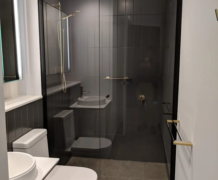 $700, 1-bed, 1 bathroom, Melbourne VIC 3000