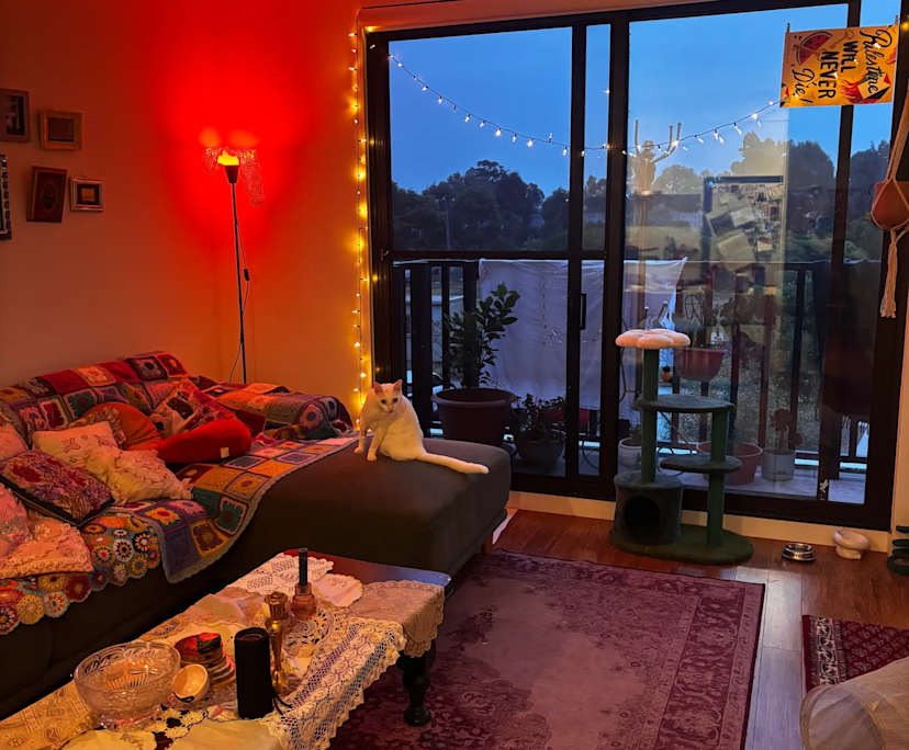 Furnished room in a flatshare