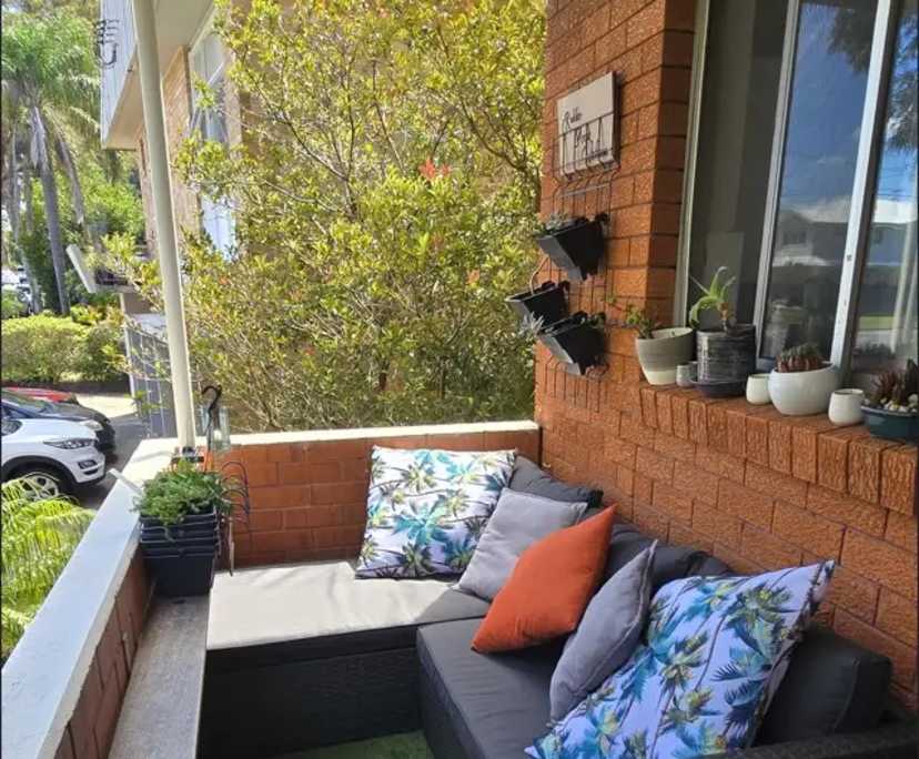 Furnished room in a flatshare