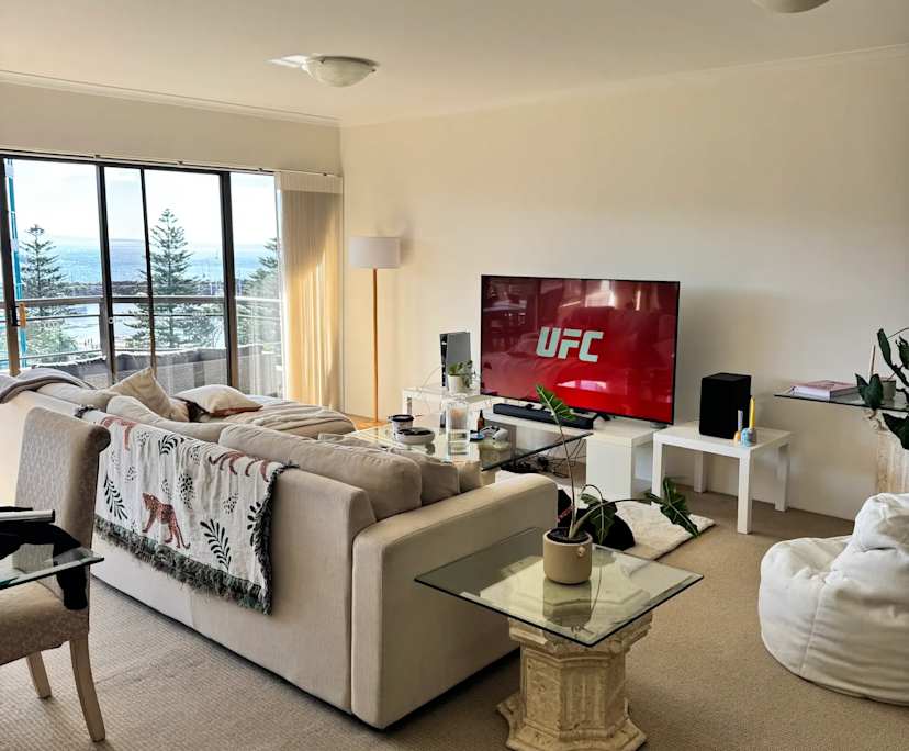 Unfurnished room in a flatshare