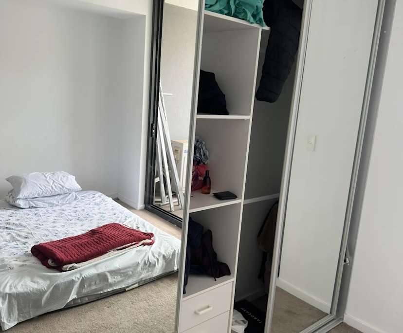 Furnished room with ensuite in a flatshare