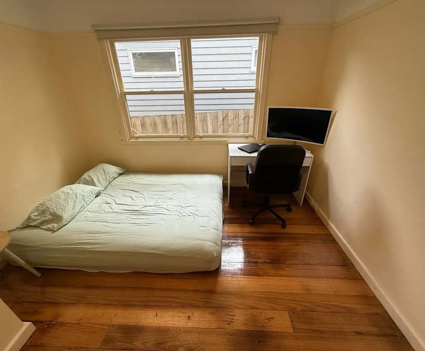 Room in a share house