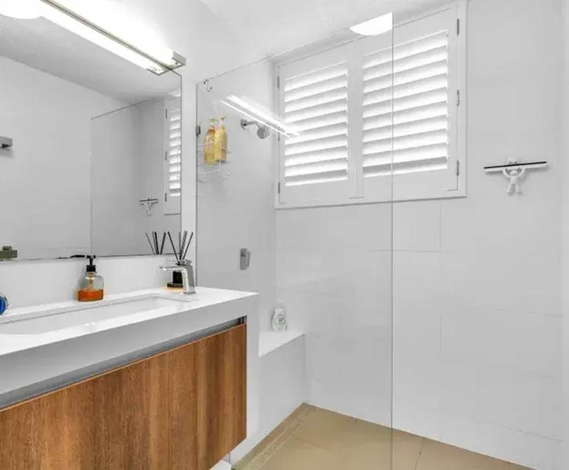 $390, Flatshare, 3 bathrooms, Saint Lucia QLD 4067