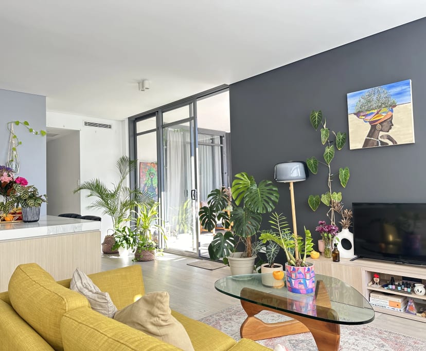 Furnished room with ensuite in a flatshare