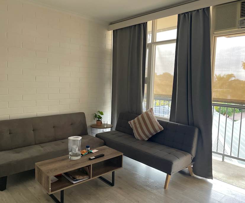 Furnished room in a flatshare